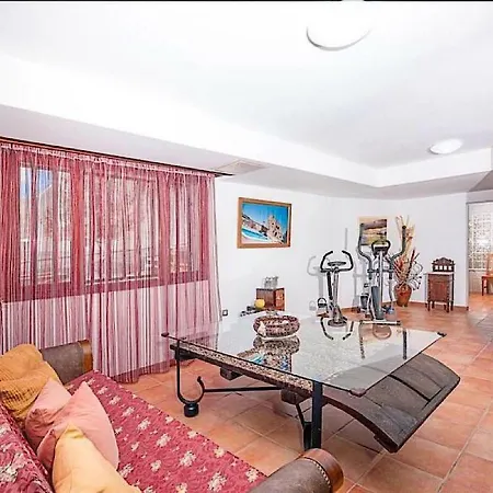 Tatil Evi Casa Isabella With Sat-tv, Wifi And Barbecue In *