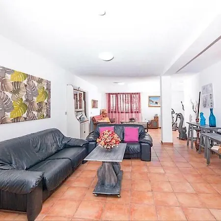 Casa Isabella With Sat-tv, Wifi And Barbecue In