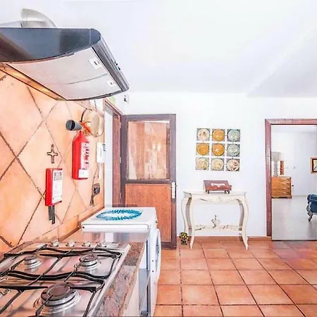 Casa Isabella With Sat-tv, Wifi And Barbecue In Casa de Férias *