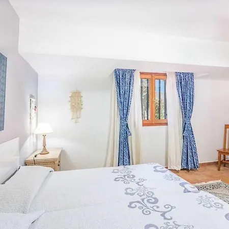 Casa Isabella With Sat-tv, Wifi And Barbecue In *